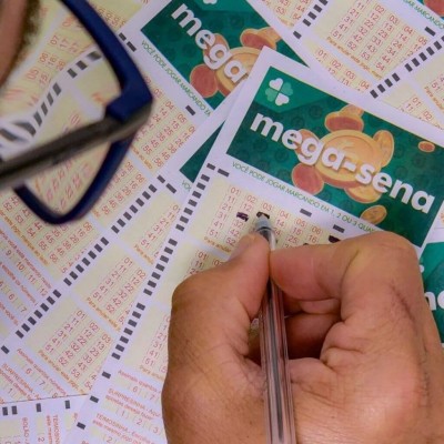 Mega-Sena acumula e pode pagar prêmio de R$ 7 milhões