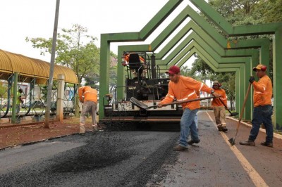 Serviços de revitalização do Parque dos Ipês começaram pela reforma da pista de caminhada. Foto: A. Frota