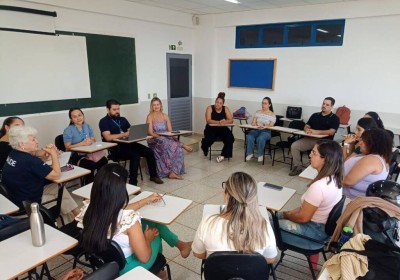 Psicólogos, enfermeiros e assistentes sociais participarão da qualificação e posteriormente atuarão nas unidades de saúde do município. Foto: Divulgação