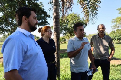 Prefeito Marçal Filho com os secretários municipais durante lançamento da 1ª Festa da Páscoa de Dourados na manhã de quarta-feira. Foto: A. Frota