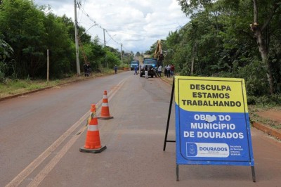 Rua Aurora Augusta de Matos, próximo a Unigran, ficará interditada para receber melhorias preventivas da Prefeitura de Dourados. Foto: A. Frota
