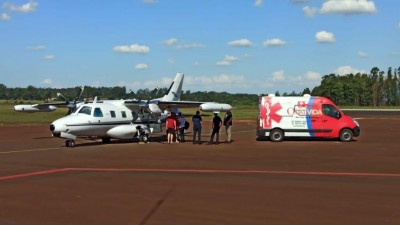 UTI Aérea durante uma das oito operações no Aeroporto Regional de Dourados para transporte de pacientes para hospitais de São Paulo – Foto: Arquivo/Assecom