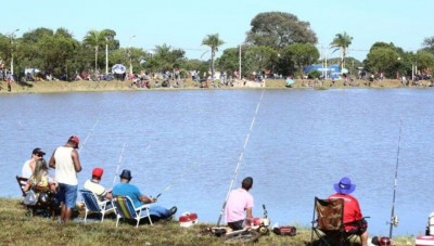 A partir desta segunda-feira, até a véspera do início da Festa da Páscoa, a pescaria está suspensa no lago do Parque Antenor Martins. Foto: Arquivo/Assecom