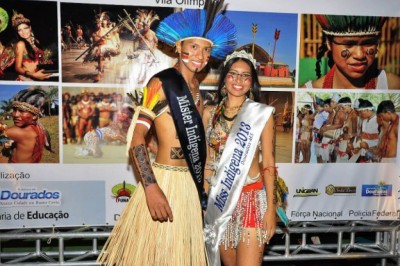 Fernando e Daiane, mister e miss indígena de 2013; concurso 2025 será neste sábado. - Crédito: Foto: A. Frota