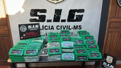 Tabletes de cocaína apreendidos na empresa e que ainda serão pesados; Foto: Sidnei Bronka/Ligado Na Notícia