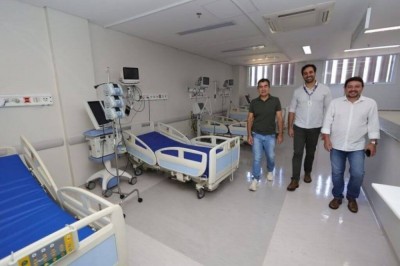 Marçal Filho, superintendente do HU-UFGD, Hermeto, e secretário de saúde Márcio Figueiredo na ala de UTI (A. Frota))