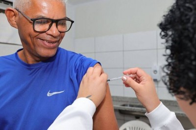 Vacinação contra a influenza está disponível durante a semana nas unidades de saúde e aos sábados e domingos no PAM e na Seleta - Crédito: A. Frota