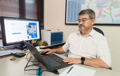 Fábio Luís, secretário municipal de Planejamento, fala sobre os serviços que o cidadão pode ter acesso de forma online. Foto: Assecom