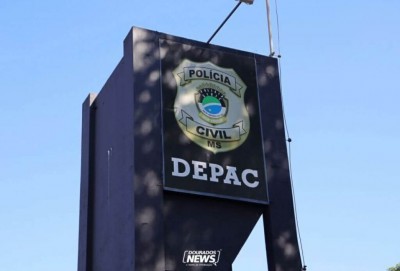 A mulher foi conduzida pela Policia até a delegacia e foi autuada em flagrante por receptação, ela está presa a disposição da justiça.(Foto Dourados News)