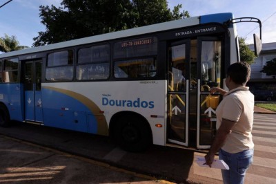Prefeito Marçal Filho anuncia redução no preço da passagem de ônibus, feito histórico em Dourados. Foto: A. Frota