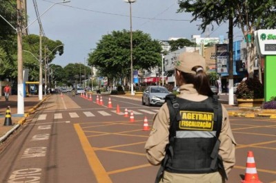 A proposta visa evitar a remoção do veículo em casos em que a única irregularidade seja a inadimplência desses tributos - Foto: A. Frota
