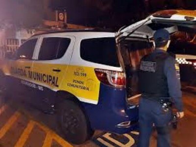 Neste momento a Guarda Municipal foi acionada para conter a situação. (Foto: Assecom Dourados)