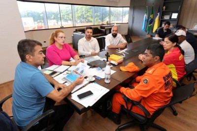 Reunião no gabinete do prefeito Marçal Filho tratou sobre detalhes sobre o retorno da Meia Maratona do Fogo. Foto: A. Frota