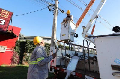 Lâmpadas de Led estão sendo instaladas em diversos pontos de Dourados, o que contribui para a segurança de pedestres e motoristas. Foto: A. Frota