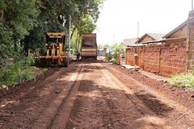 Serviços mudam condições da Rua Adolfo Tedocio Gonzales, no bairro Estrela Porã. Foto: A. Frota