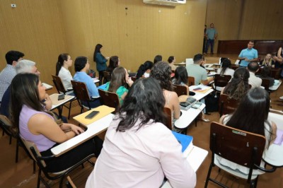 Prefeito deu as boas vindas aos profissionais empossados na saúde. Foto: A. Frota