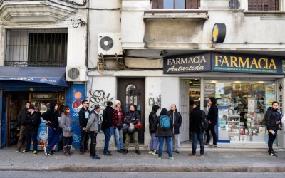 Usuários esgotam maconha de farmácias de Montevidéu em primeiro dia de vendas