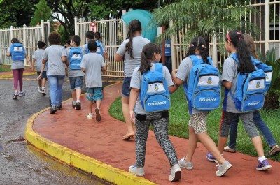 Mais de 27 mil alunos voltam ás salas de aula nesta terça-feira na Rede Municipal de Ensino de Dourados  (Foto – A. Frota)