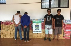 Dois homens foram presos e dois menores apreendidos na casa em que estava o carro abarrotado de maconha (Foto: Divulgação/PM)