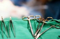 Mulher morre após ter intestino perfurado em cirurgia; hospital apura