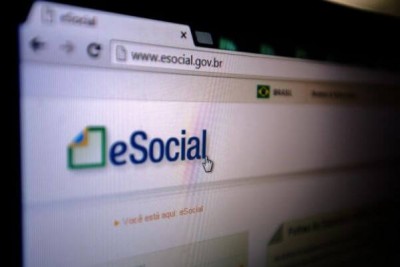 Recolhimento de impostos na contratação dos empregados domésticos pelo eSocial começou em novembro de 2015 -Marcelo Camargo/Agência Brasil