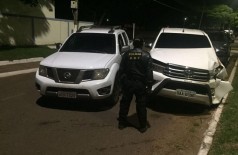 Caminhonetes que haviam sido roubadas no Paraná foram recuperadas após perseguição (Foto: Divulgação/DOF)