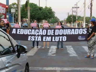 Servidores da rede municipal de ensino -- (Foto: (Divulgação/Simted)