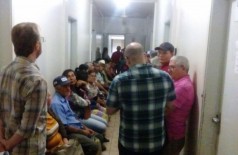 Promotores encontraram irregularidades durante vistoria ao Centro de Atendimento à Mulher e ao Posto de Assistência Médica no dia 29 de maio deste ano (Foto: Divulgação/MPE-MS)