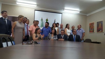 Cortes de servidores comissionados atingem secretarias municipais da Prefeitura de Dourados (Foto: André Bento)