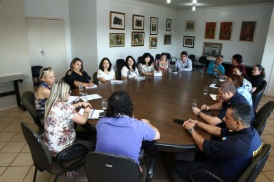 Reunião na manhã desta sexta-feira, na prefeitura, direcionou ações das secretarias para o “Dourados Brilha” (Foto – A. Frota)