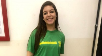 Letícia Beatriz Lopes Medeiros estuda na Escola Estadual Presidente Vargas, de Dourados (Foto: Divulgação)