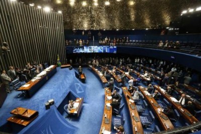 Se aprovado em dois turnos, o texto segue para análise dos deputados -- Foto: Fabio Rodrigues Pozzebom/Agência Brasil