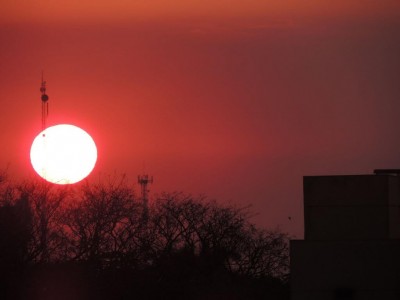 Nesta segunda-feira (18) deve chover 1.4 milímetros, com máxima prevista de 32°C.(Foto: Karol Chicoski/94FM)