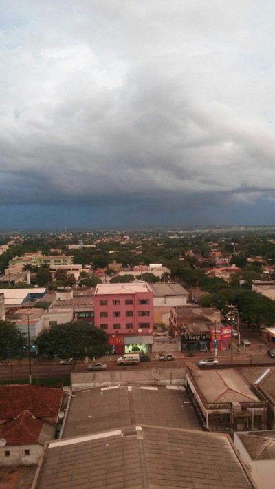 Tempo chuvoso que persiste desde o dia 19 deve seguir até 2 de janeiro em Dourados (Foto: 94FM)