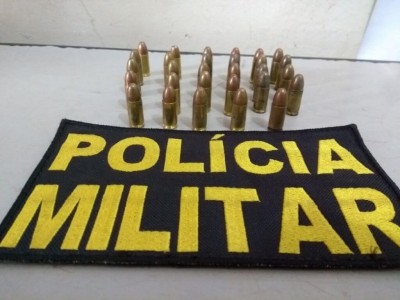 Polícia Militar prende jovem com munições de uso restrito no Jardim Canaã II (Foto: divulgação/PM de Dourados)