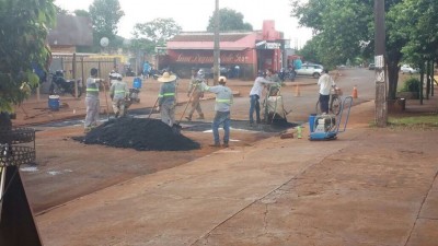 O comerciante da localidade elogiou o trabalho feito pela Sanesul (Foto: divulgação/94FM)