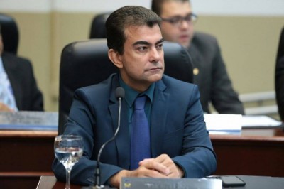 Marçal defende iluminação mais eficiente, como na rua Hayel Bon Faker