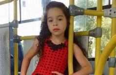 Adrielly, de 7 anos, morreu após inalar desodorante aerosol - Facebook/Reprodução