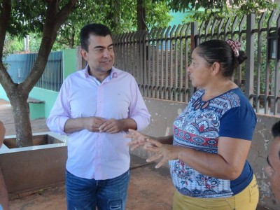Marçal foi recebido pela Moradora Cida em sua casa nesta quinta-feira (Foto: Divulgação)