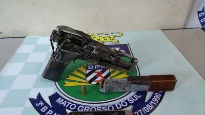 Arma que estava com o acusado (Foto: Adilson Domingos)