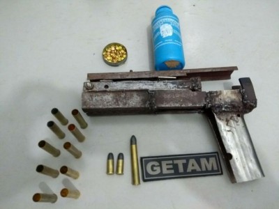 Os artefatos foram encontrados em uma empresa localizada na Rua Ramão Escobar, no Parque dos Jequitibás (Foto: Divulgação/Getam)