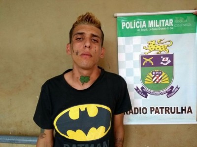 O ladrão recebeu voz de prisão, foi encaminhado à delegacia e autuado em flagrante acusado de furto (Foto: Sidnei Bronka)