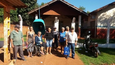 População na manhã desta sexta-feira em frente do posto de saúde do Jóquei Clube (Foto: divulgação/94FM