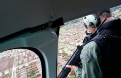 Policiais militares sobrevoaram bairros de Dourados com base no 