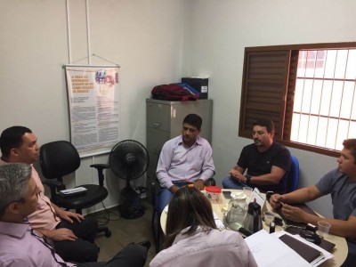 Representantes do Conselho tiveram reunião com secretário adjunto de Saúde do município (Foto: Divulgação/Coren-MS)