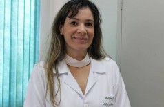 Médica infectologista Andyane Freitas Tetila, que é mestre em Doenças Infecciosas e Parasitárias (Foto: Divulgação/HU-UFGD)