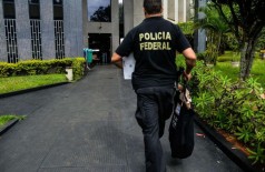 Polícia Federal faz operação contra crimes praticados pela internet (Foto: Marcello Casal Jr/Agência Brasil)