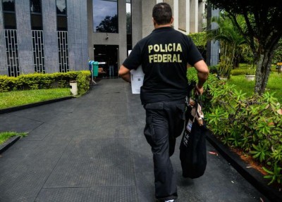 Polícia Federal faz operação contra crimes praticados pela internet (Foto: Marcello Casal Jr/Agência Brasil)