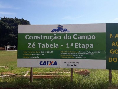Moradores reclamam da demora em concluir as obras do Campo Zé tabela (Foto: reprodução/Facebook)