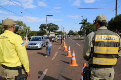 Contrato divulgado hoje prevê compra de calçados e jaquetas para Agetran (Foto: A. Frota)